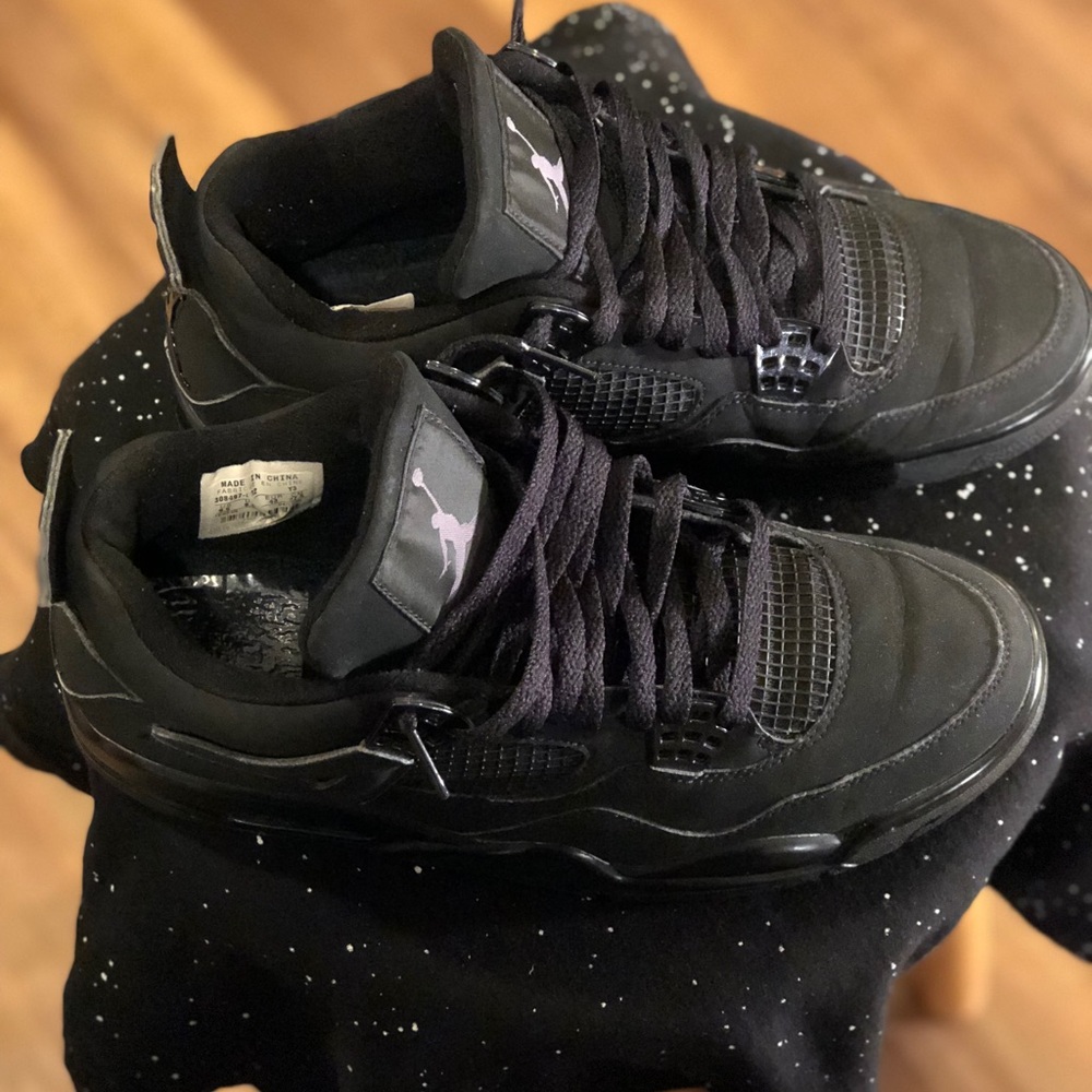 Jordan 4 Black Cat